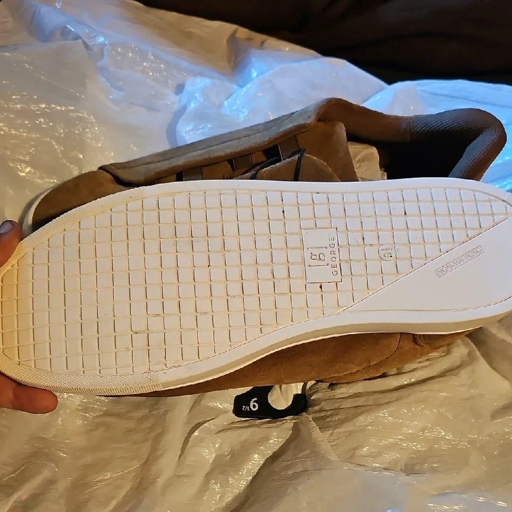 George casual slip